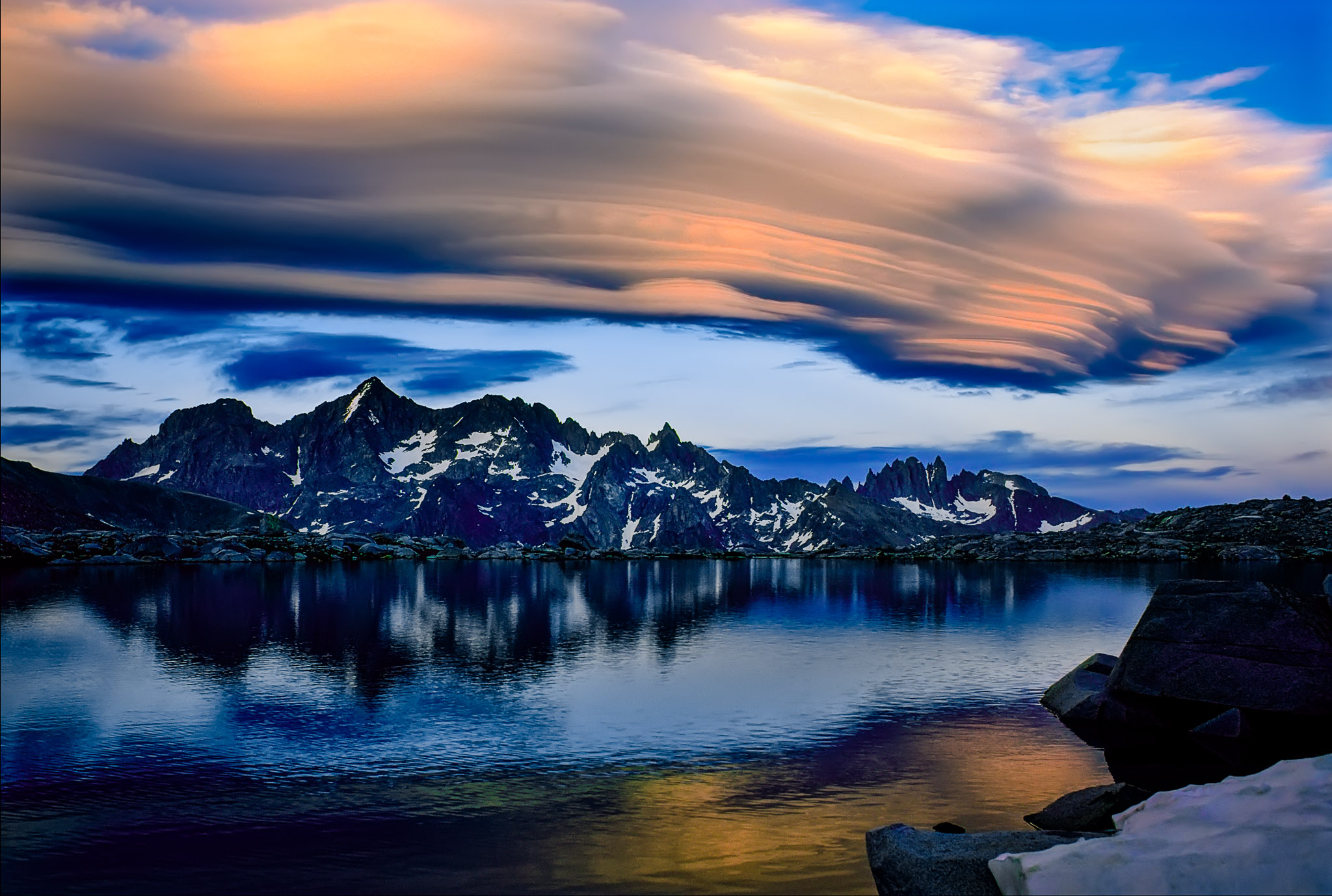 A "Sierra  Wave" over Ritter Range, California