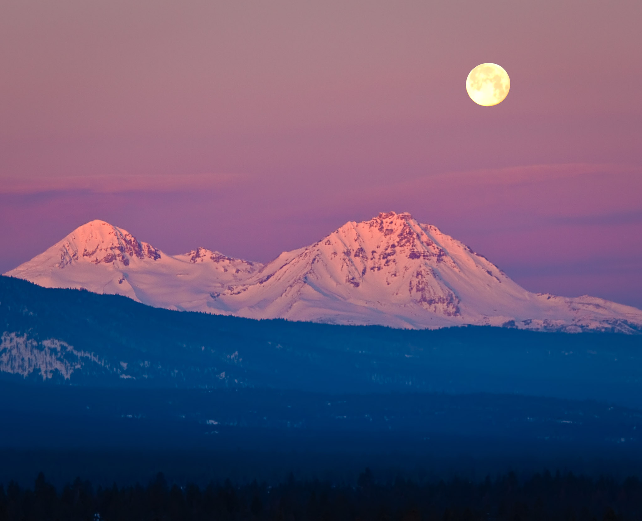 Moonset behind North Sister from Awbrey Butte at sunrise, Bend, Oregon