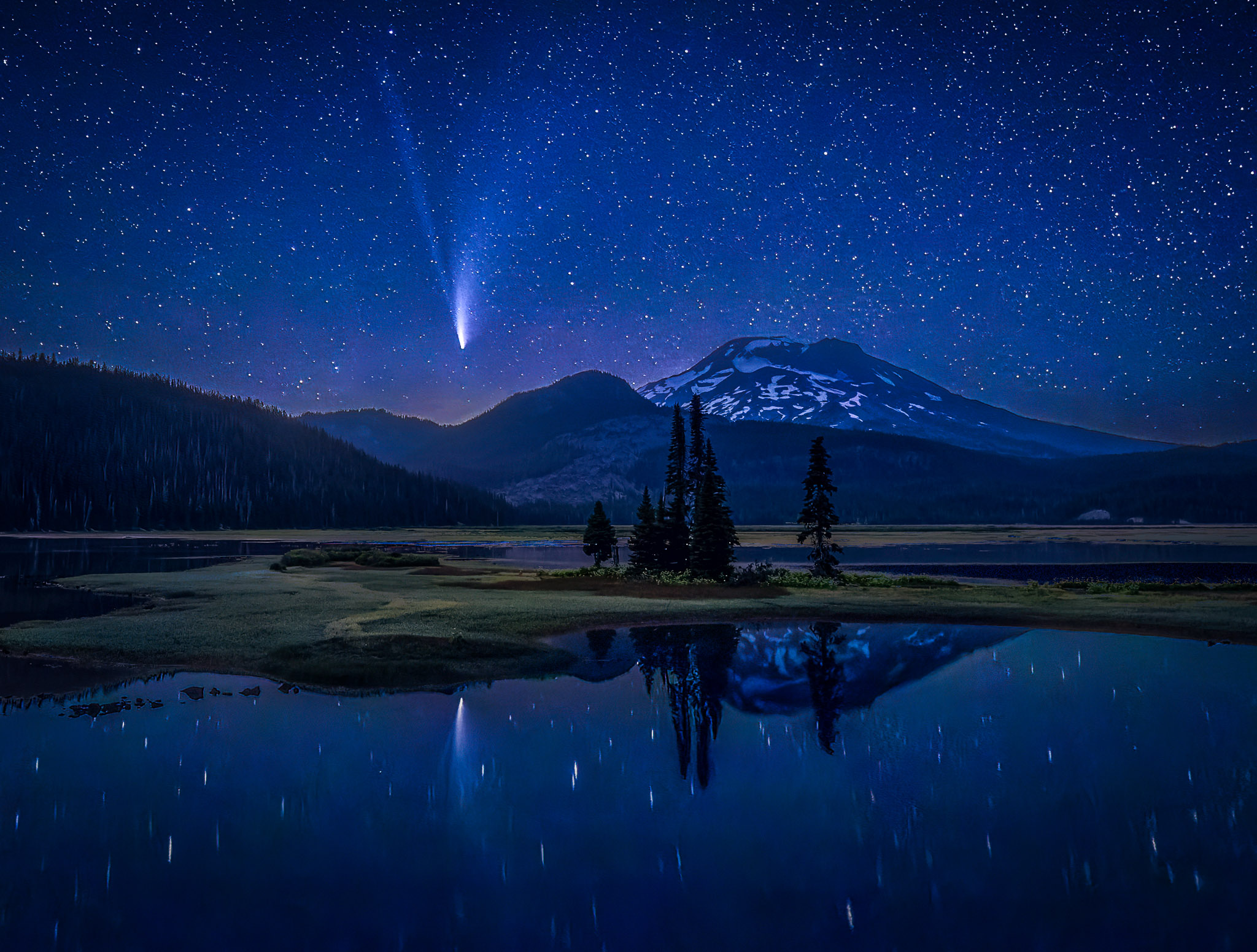 Neowise Comet from Sparks Lake, Oregon Cascades