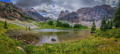 Hungabee Lake, Obapin Plateau