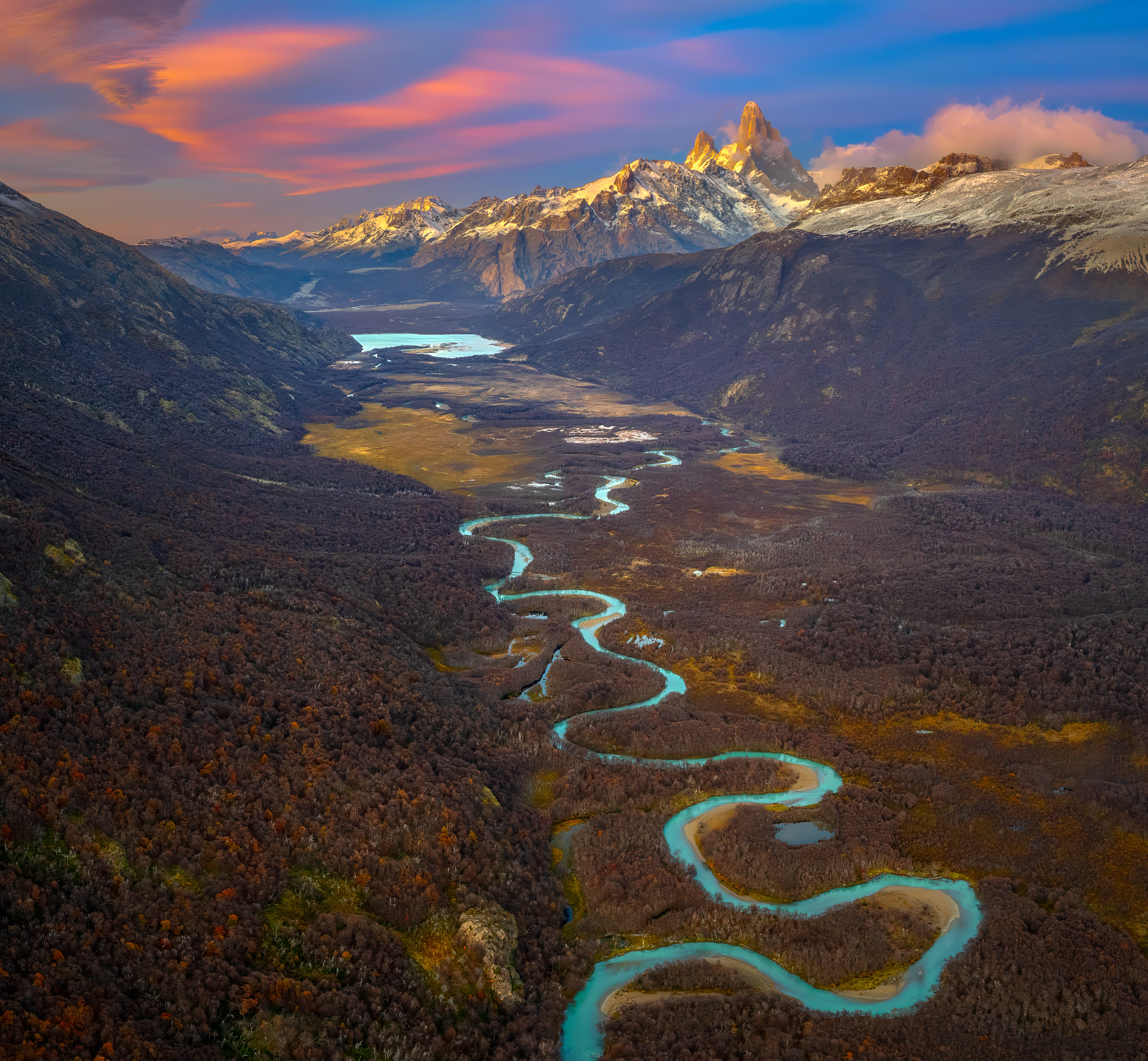 Sunrise on Fitz Roy & Rio de las Vueltas