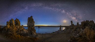 Mono Lake moonrise under Milky Way (& dawn glow)