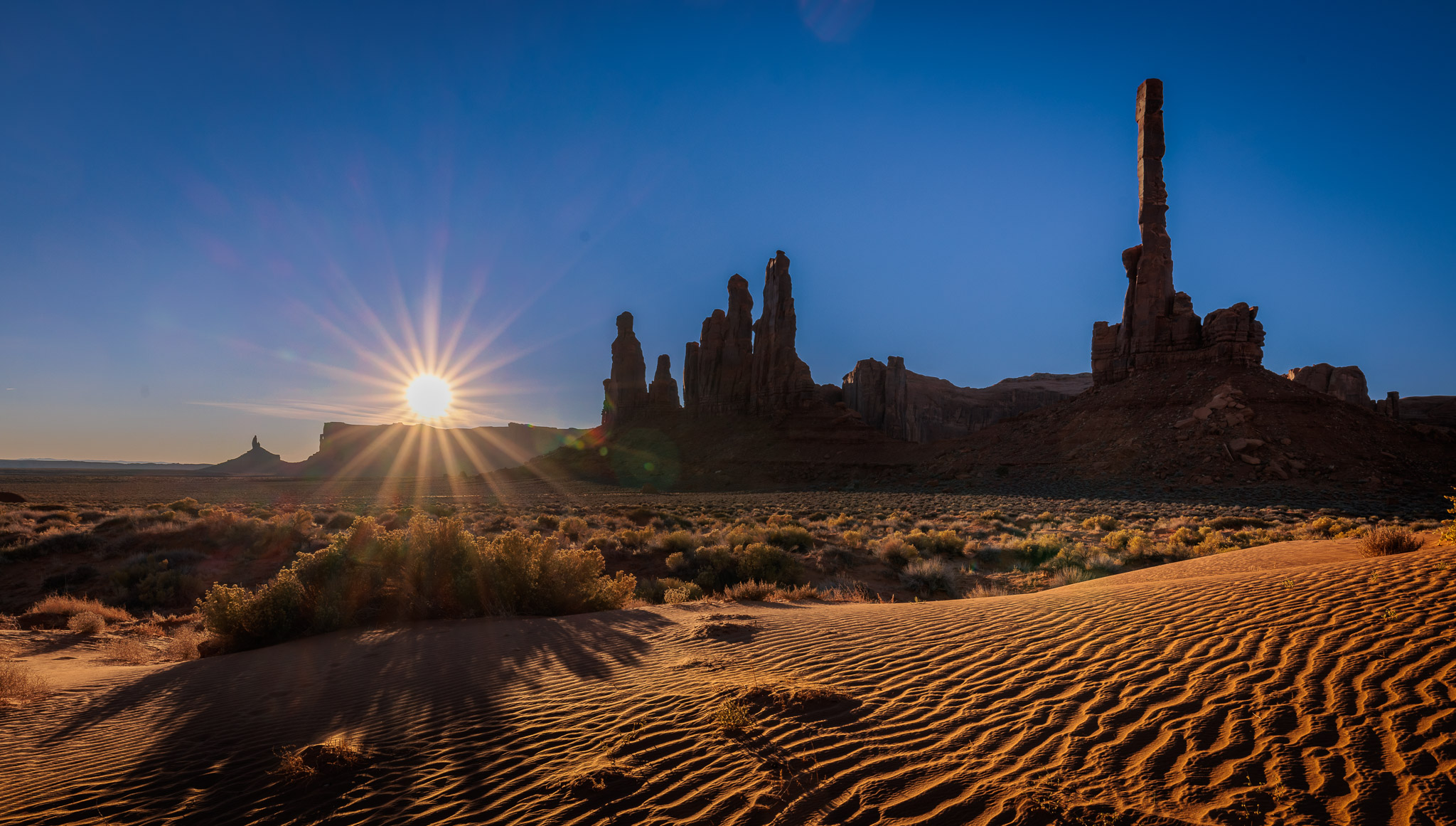 Totem Pole & Yei Bi Chei sunrise