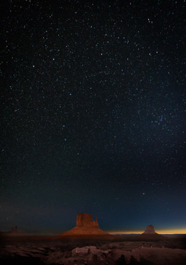 Starry early dawn over the Mittens