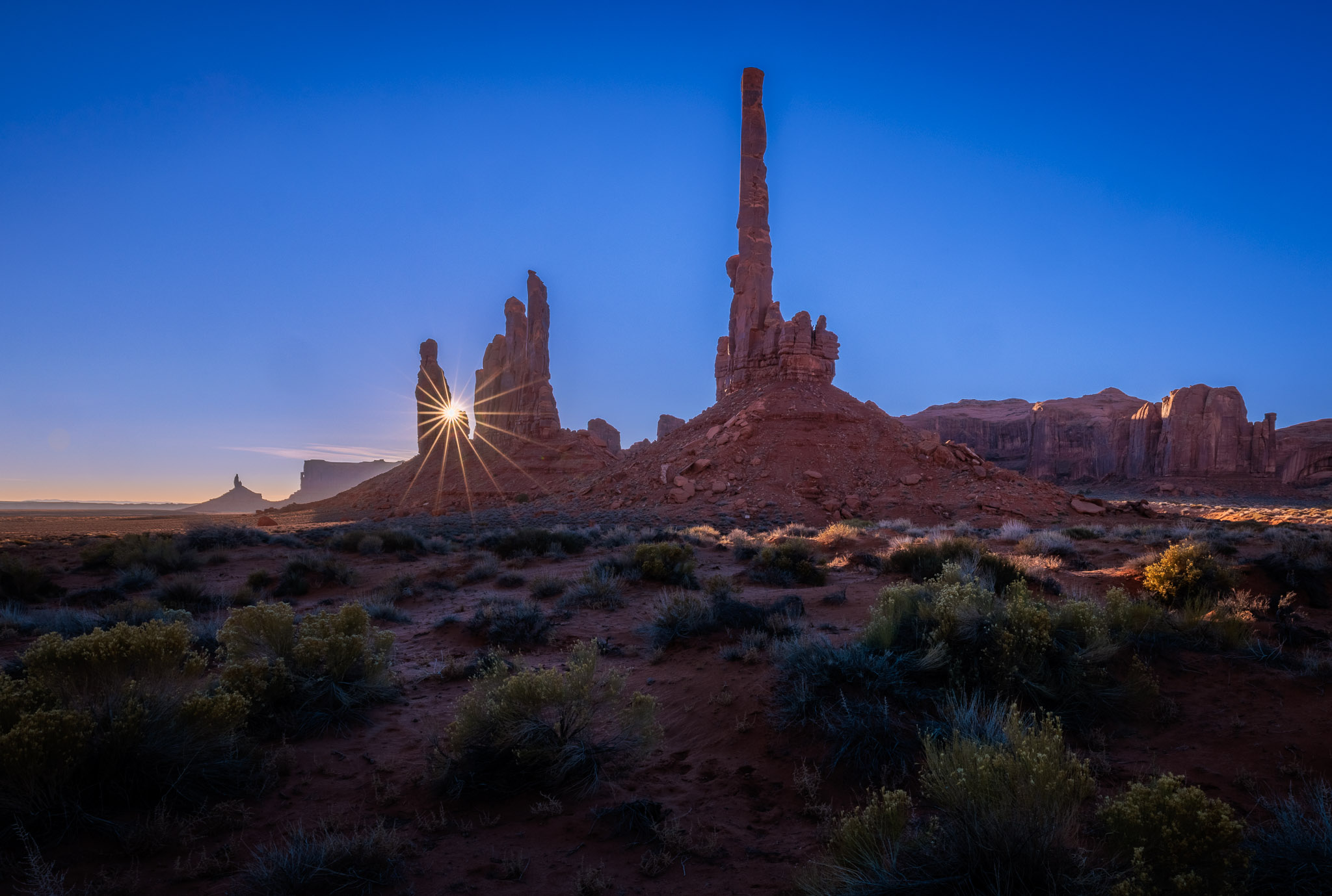 Totem Pole & Yei Bi Chei sunrise