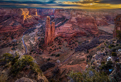 Canyon de Chelley sunrise from Spider Rock Viewpoint
