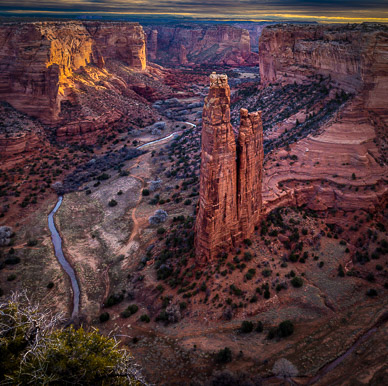 Canyon de Chelley sunrise from Spider Rock Viewpoint