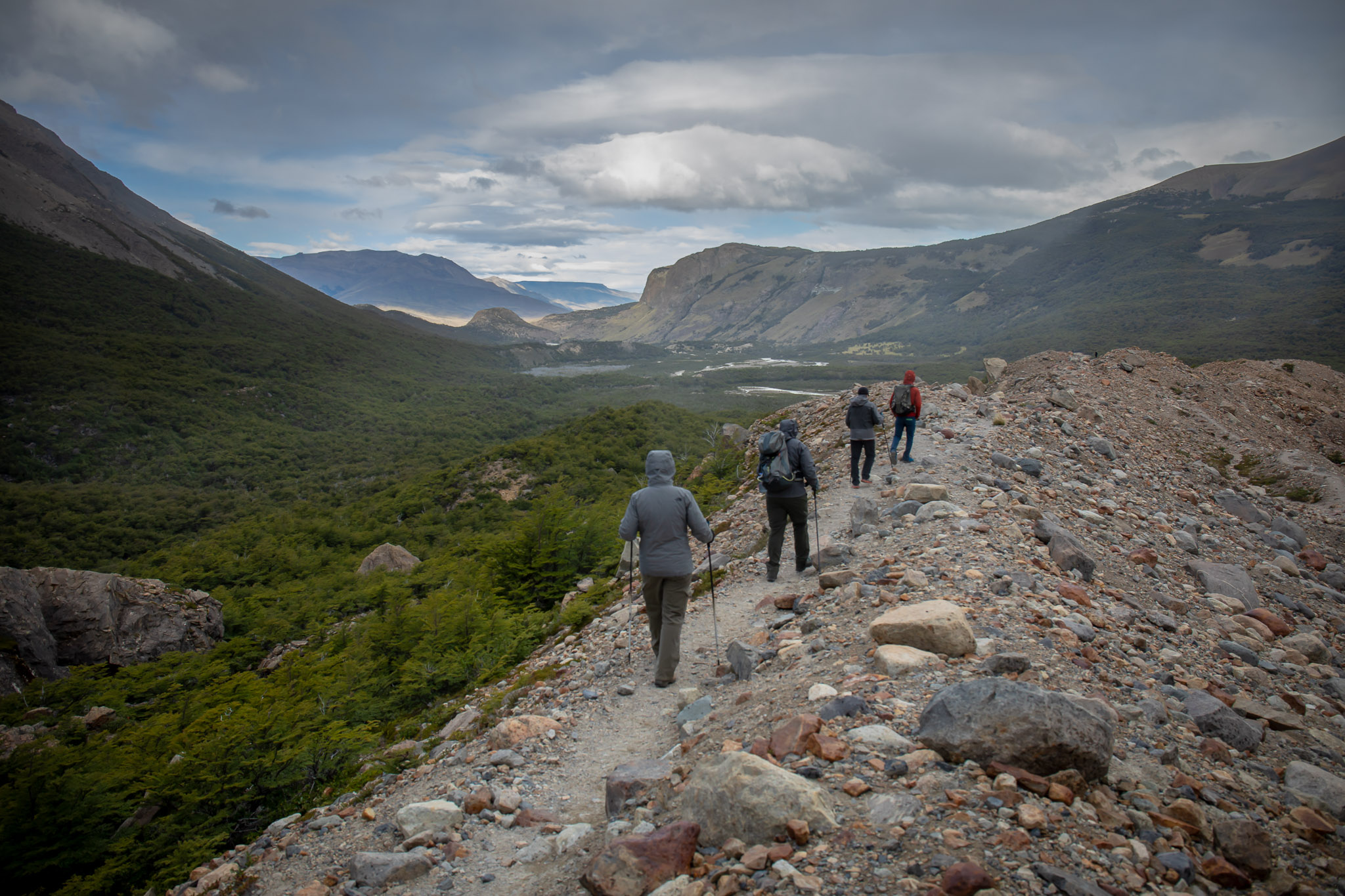 Hiking Laguna Torre's moraine