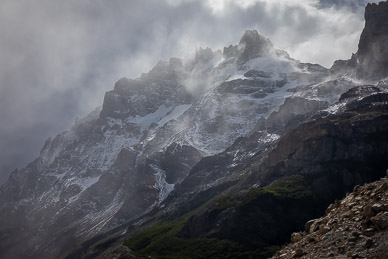 Loma de las Pizarras looming over Laguna Torre