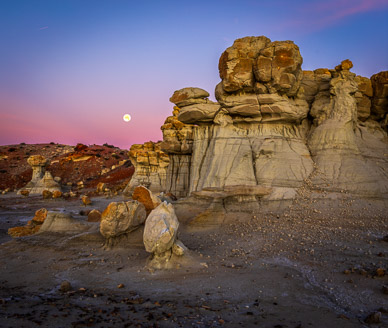 Valley of Dreams moonset