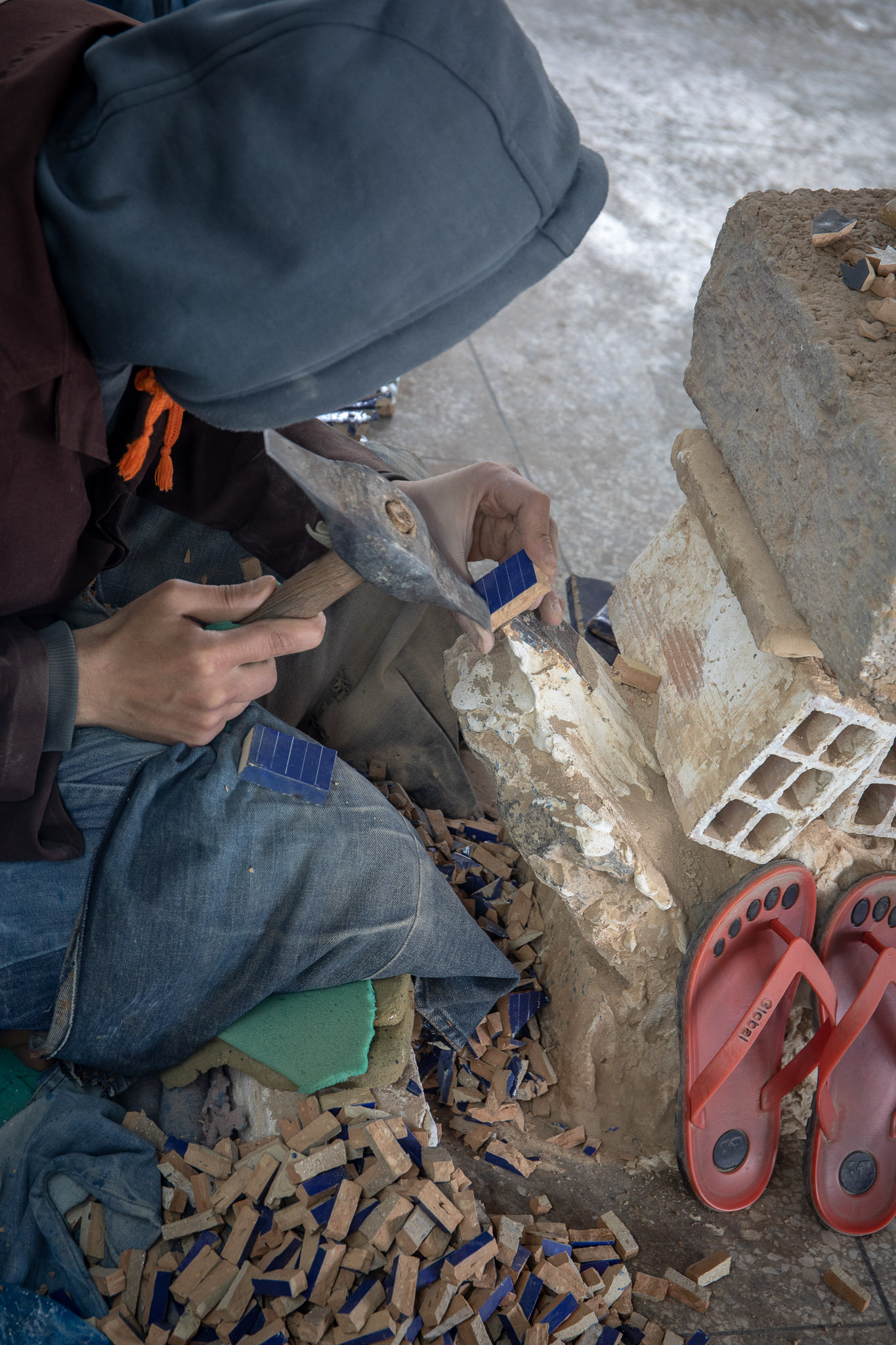 Cutting mosaics