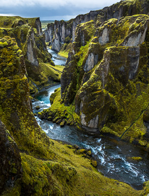 Fjaðrárgljúfur Canyon