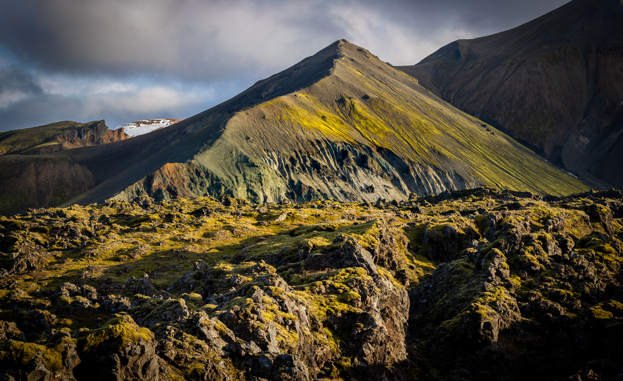 Shoulder of Bláhnjúkur Peak