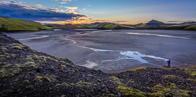 Sunrise at Sveinstindur Mountain Hut