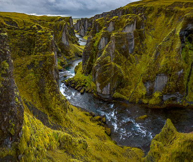 Fjaðrárgljúfur Canyon
