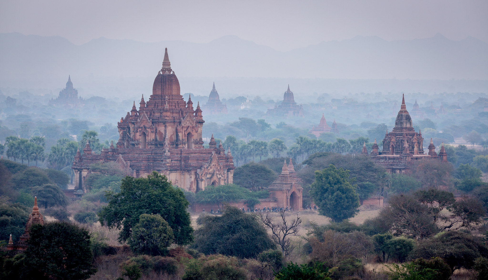 Dawn on the Bagan plain