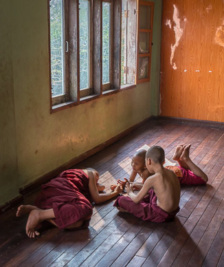 Yangon monastery kitchen