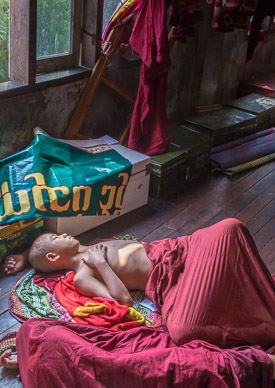 Yangon monastery kitchen