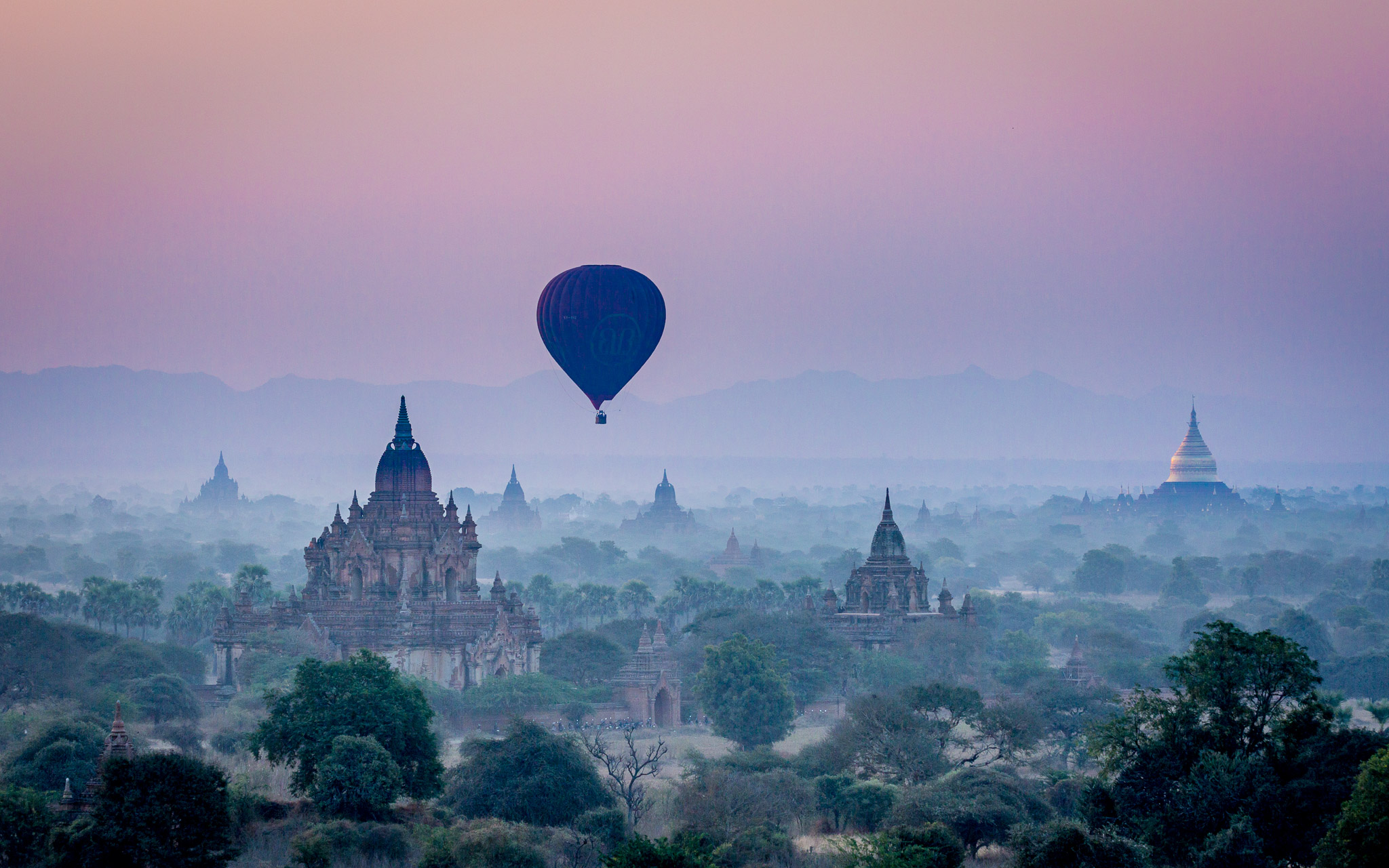 Sunrise hot air balloons over Bagan