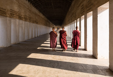 Shwezigon Pagoda's entry corridor
