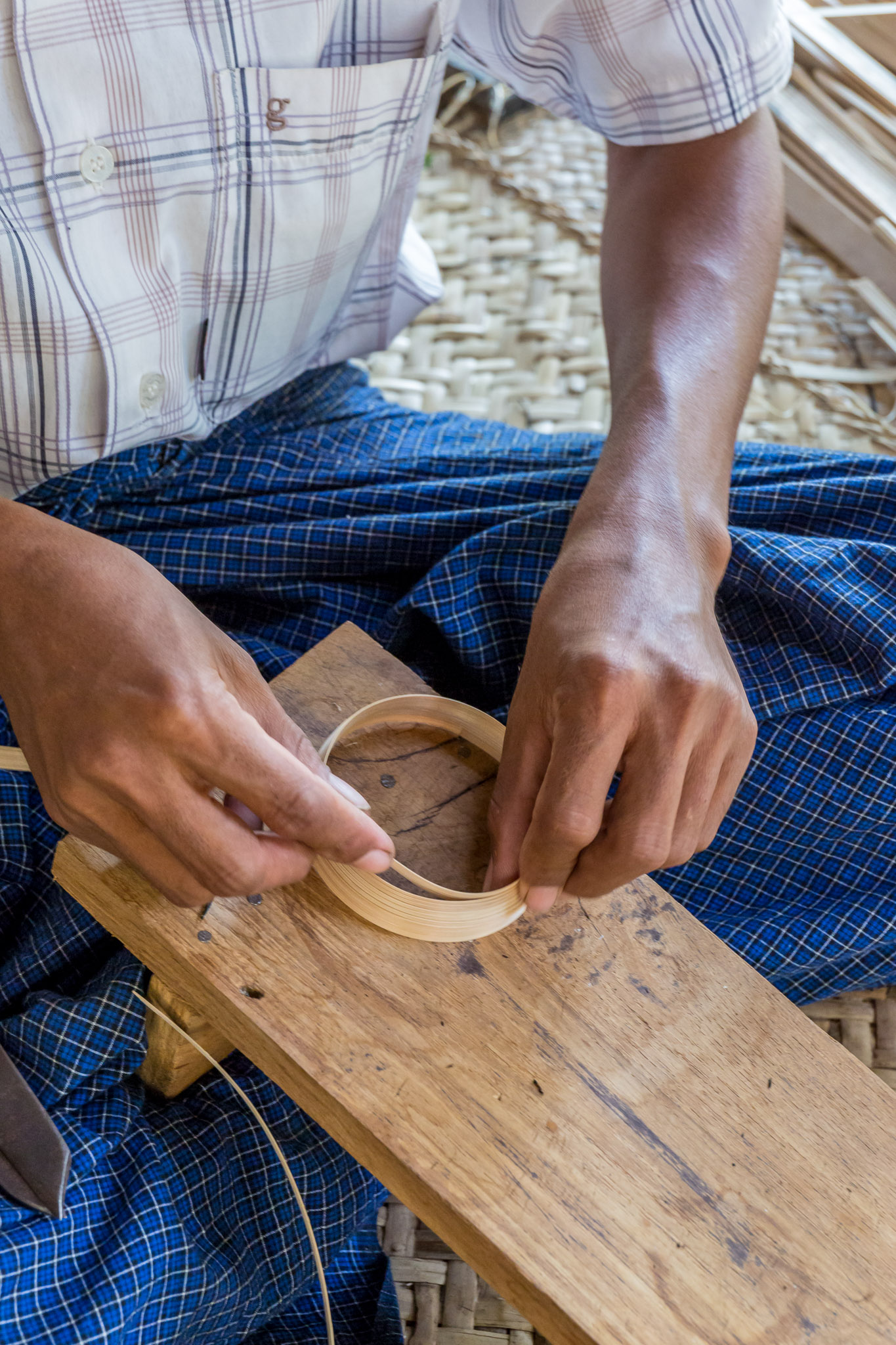 Making bamboo lacquerware