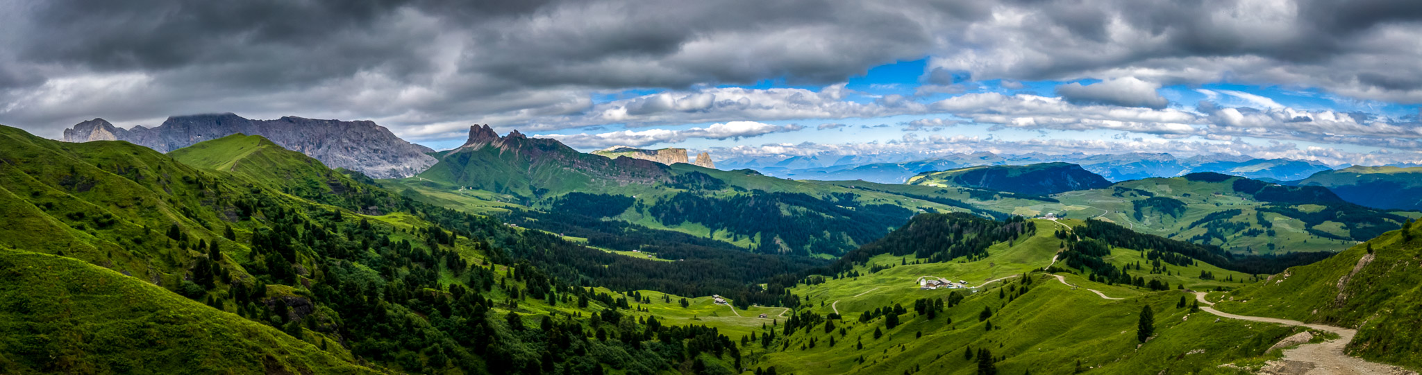 View of Sciliar Mountain & Rosszahnscharte from above Williamshutte