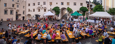 Dumpling festival in Kastelruth's village square