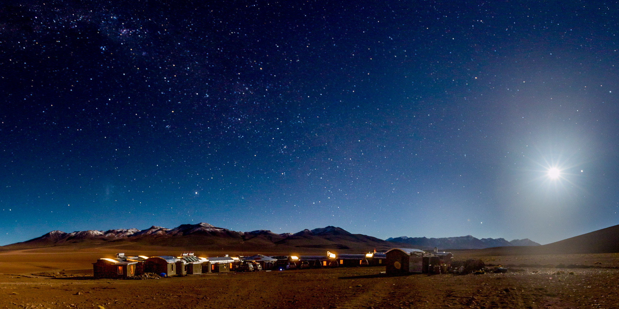 Moon & night sky over Tayka Hotel del Desierto