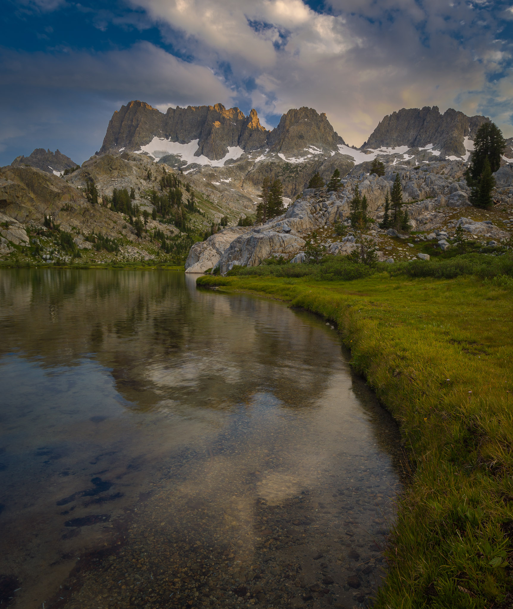 Minarets from Lake Ediza's shoreline