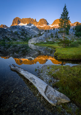 Minarets from Lake Ediza's shoreline