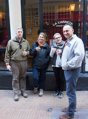 Having a genever with Synco