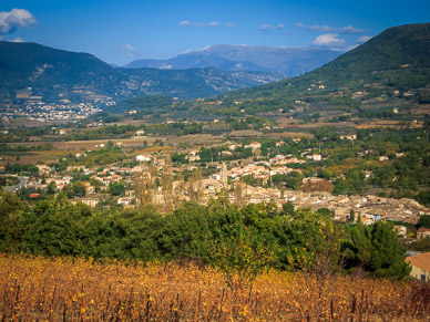 Mirabel aux Baronnies, with Nyons & Eygues River valley on left, beginnings of the Alps in distance