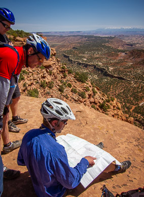 Recon'ing Flint Trail from Bagpipe Butte Overlook