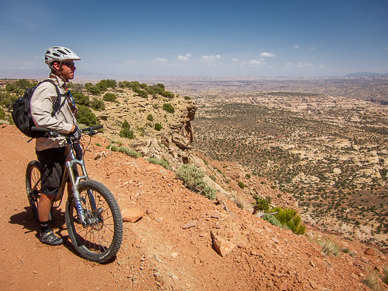On the way to Teapot Rock campsite