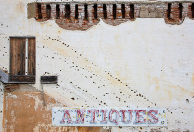 Old wall in town of Palouse