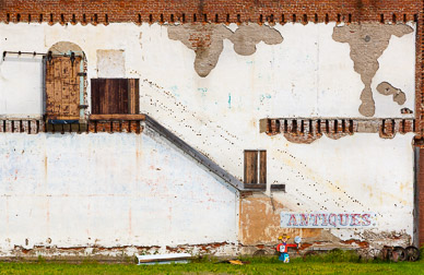 Old wall in town of Palouse