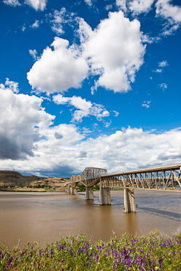 Lyons Ferry crossing over Snake River