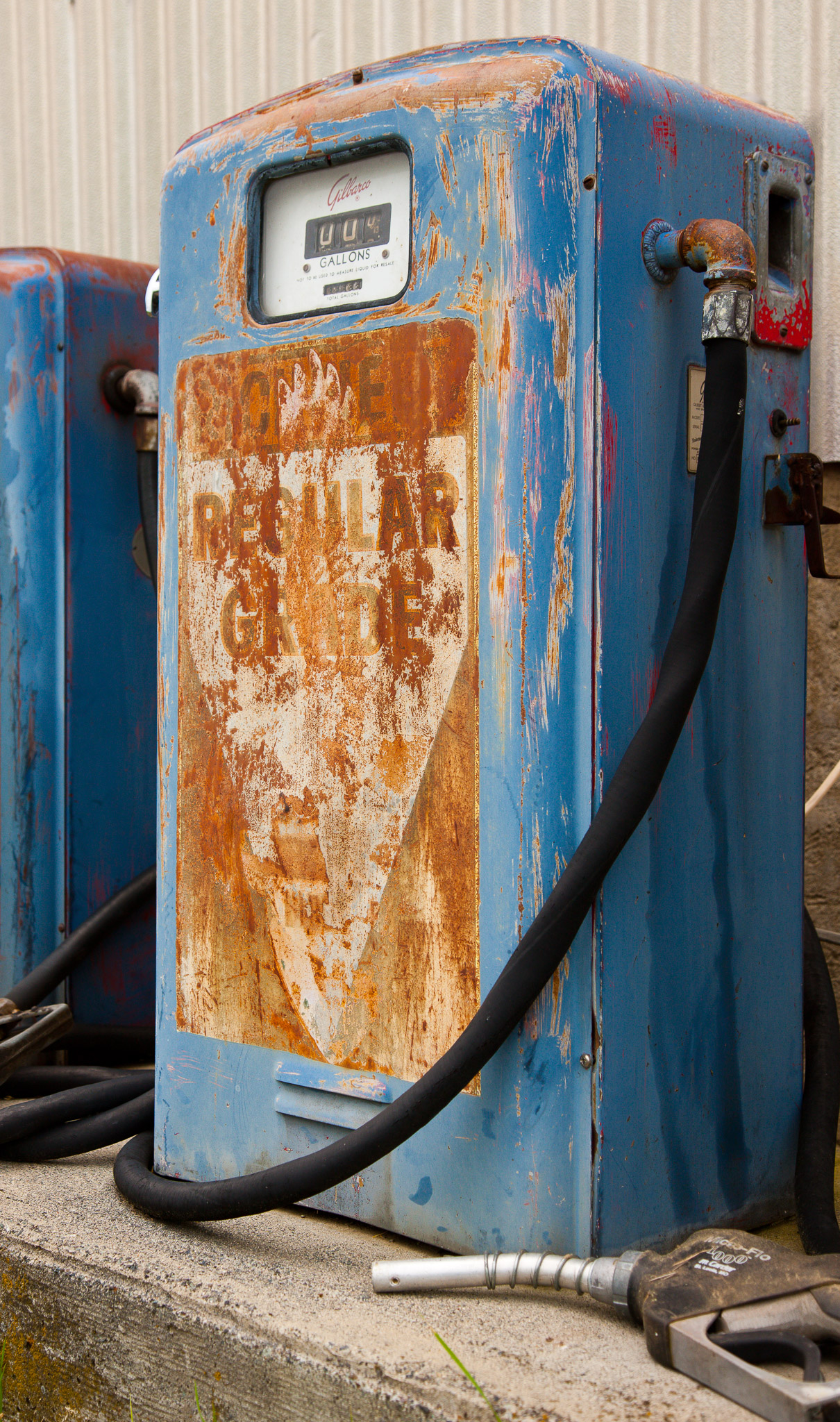 Farm gas pump between Palouse & Potlatch