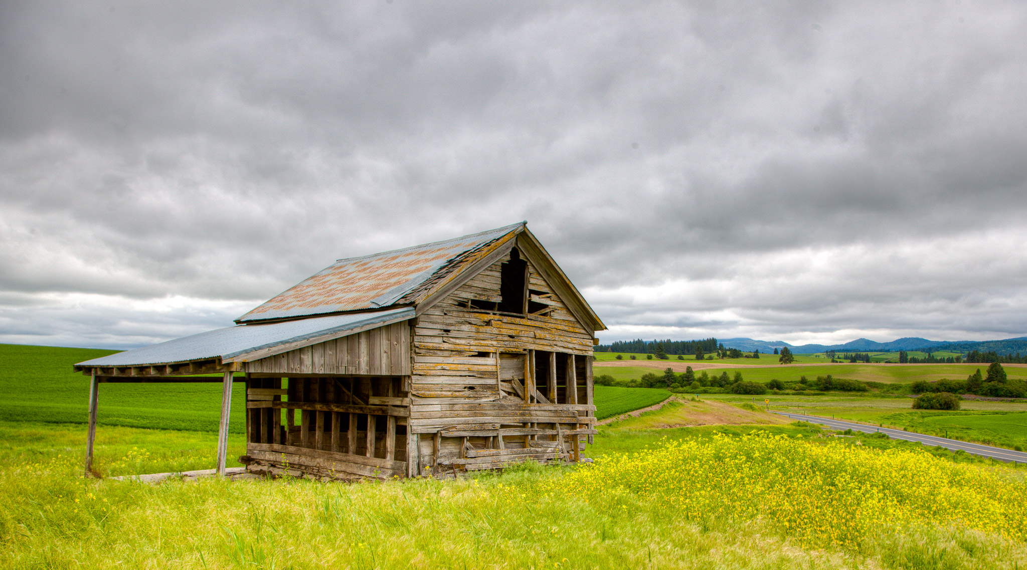 Derelict shed between Palouse & Potlatch