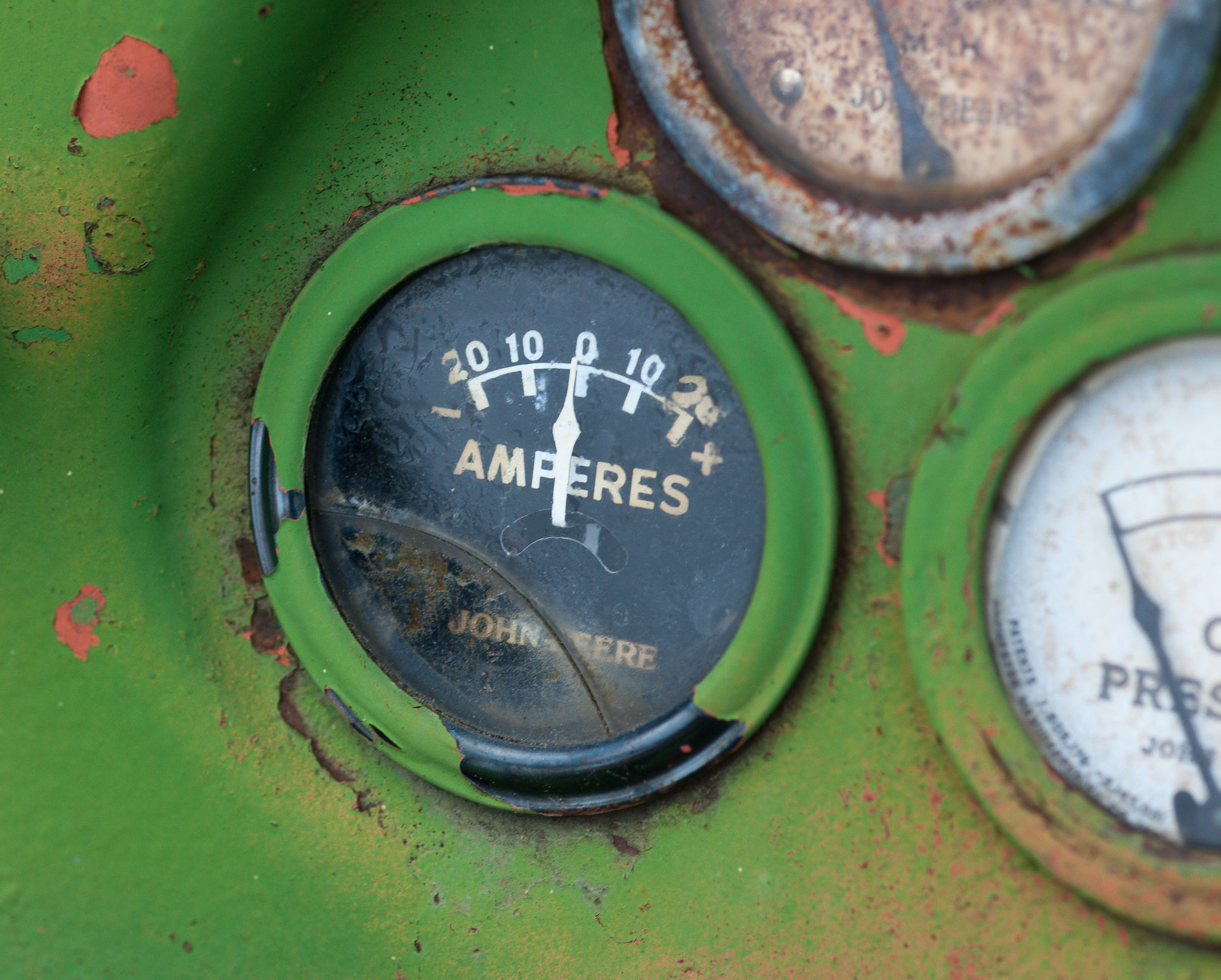 Derelict tractor detail between Palouse & Potlatch