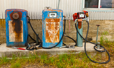 Farm gas pumps between Palouse & Potlatch