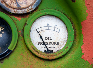 Derelict tractor detail between Palouse & Potlatch