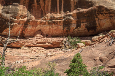 Grainary ruin near mouth of Bullet Canyon