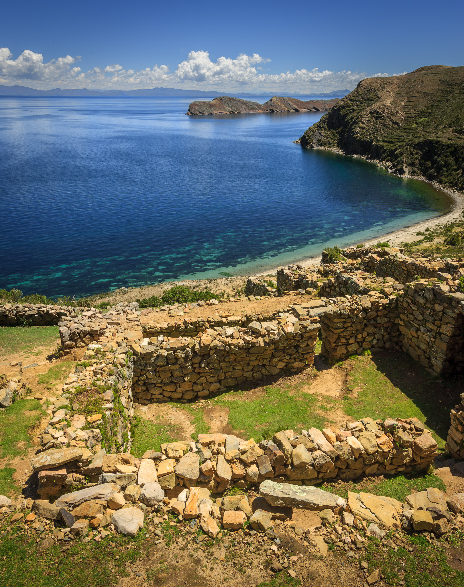 Chincana's ruins where Inca priests lived, Isla del Sol, Lake Titicaca