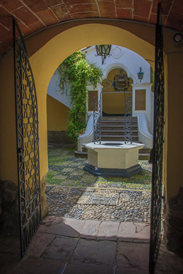 Museum courtyard on Calle Jaen, La Paz