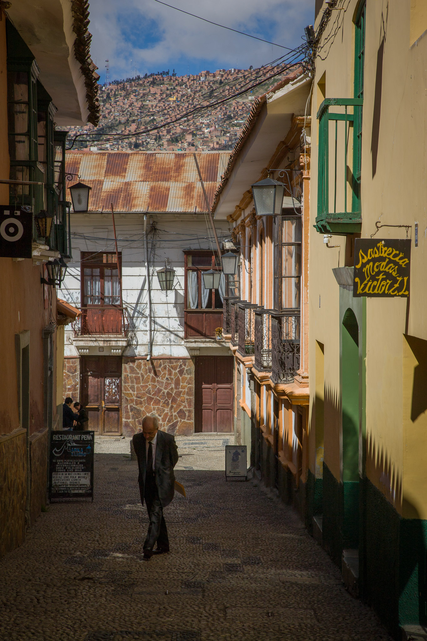Calle Jaen (note crowded hills in background)