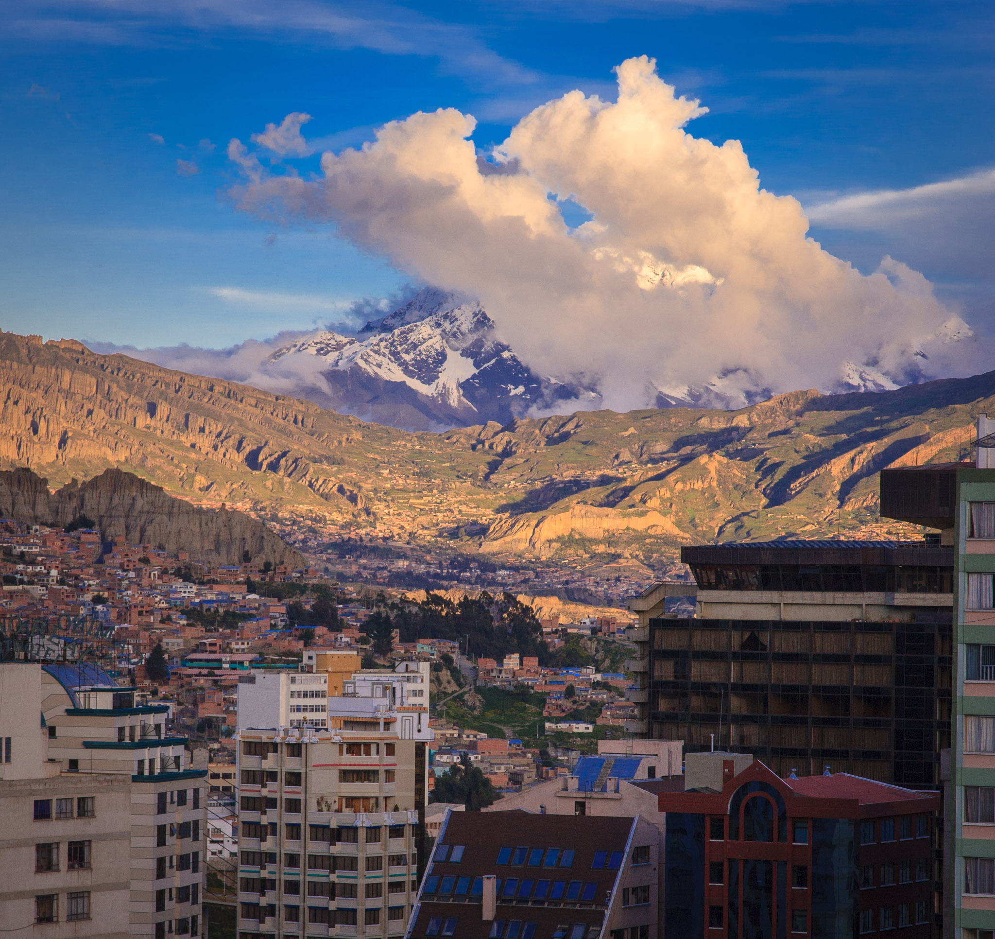 18,000' Illimani in clouds