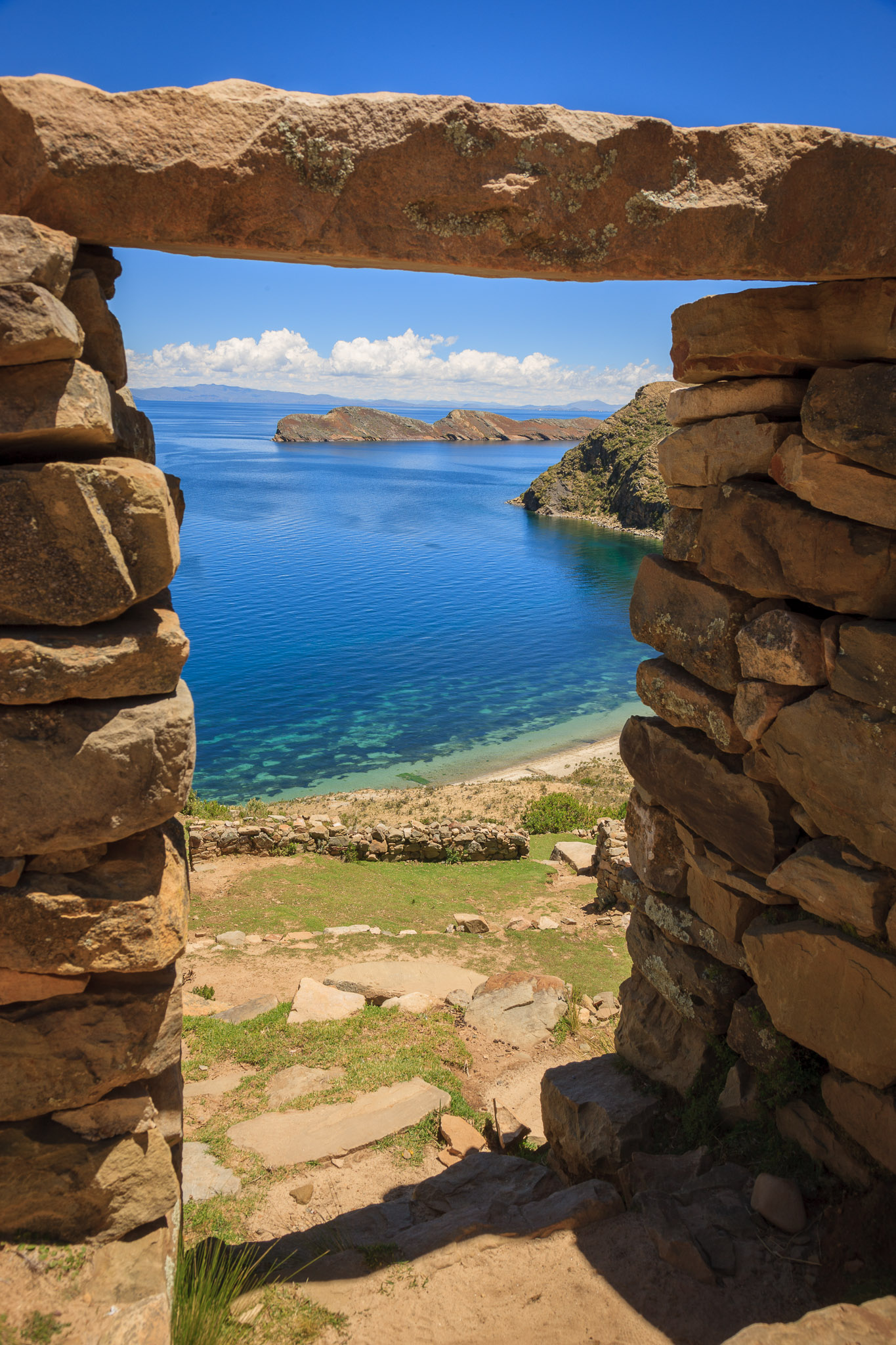 Chincana's ruins where Inca priests lived, Isla del Sol