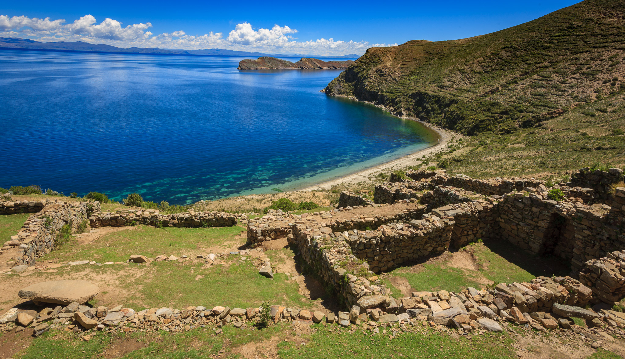 Chincana's ruins where Inca priests lived, Isla del Sol