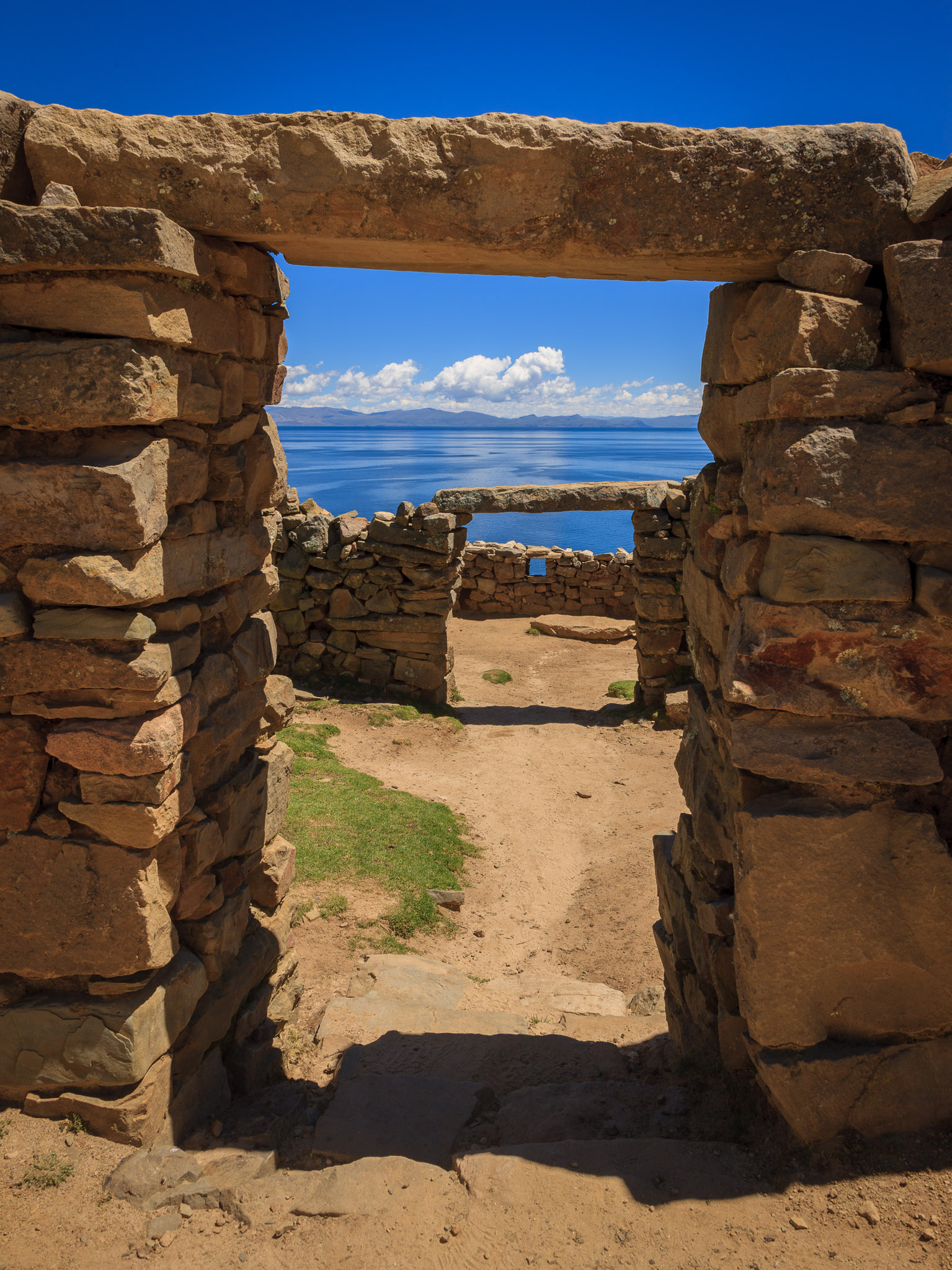 Chincana's ruins where Inca priests lived, Isla del Sol